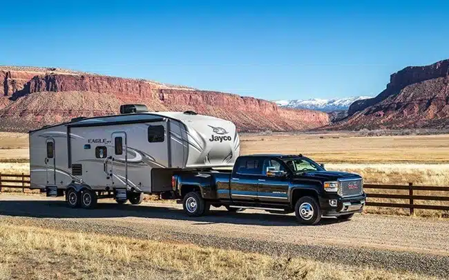 Fifth-Wheel Towing Truck Requirements
