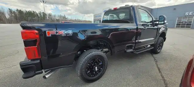 Heavy-Duty Gas Trucks for Towing Over 10,000 Pounds